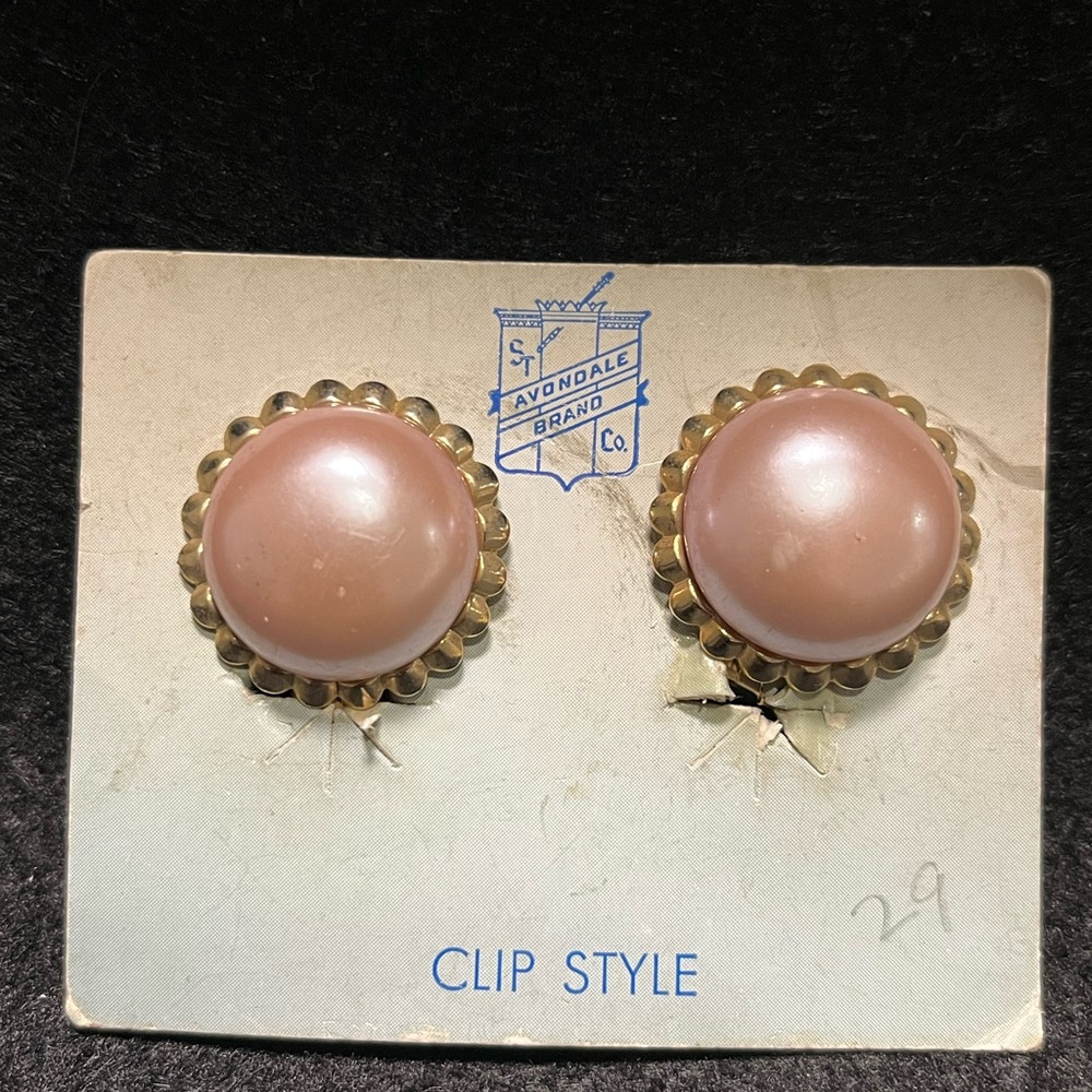 Vintage Avondale Brand Co
clip-on Earrings, NWT